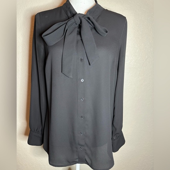 Talbots Tops - Talbots long sleeve button up tie collar size small